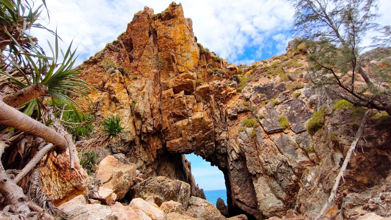 Quy Nhon Tours - Dragon Fin Cape, Mui Rong